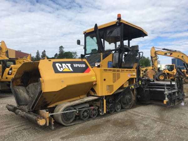 Асфальтоукладчик Caterpillar AP655F